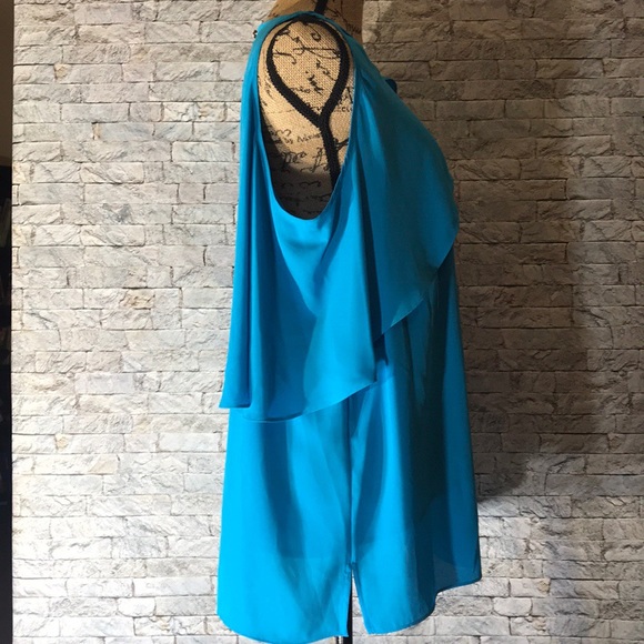 NWT VINCE CAMUTO | Cold Shoulder | Blue | Large - Picture 3 of 7